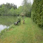 Le Bateau Sur Prive De 2 Hectares Poissonneux Au Milieu Des Bois Botel Florennes