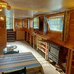Botel Le Bateau Sur Prive De 2 Hectares Poissonneux Au Milieu Des Bois Florennes
