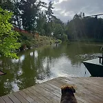 Le Bateau Sur Prive De 2 Hectares Poissonneux Au Milieu Des Bois Botel Florennes