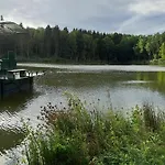 Le Bateau Sur Prive De 2 Hectares Poissonneux Au Milieu Des Bois *