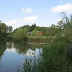 Le Bateau Sur Prive De 2 Hectares Poissonneux Au Milieu Des Bois Botel *