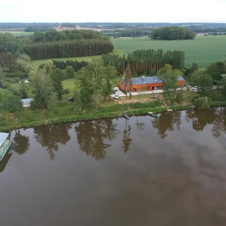 Le Bateau Sur Prive De 2 Hectares Poissonneux Au Milieu Des Bois * Florennes