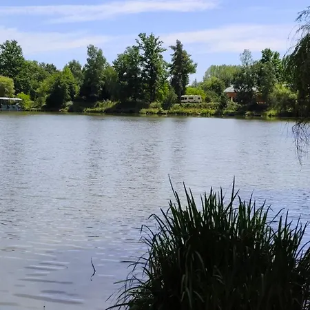 ספינת מלון Le Bateau Sur Prive De 2 Hectares Poissonneux Au Milieu Des Bois