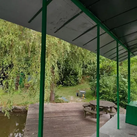 Le Bateau Sur Prive De 2 Hectares Poissonneux Au Milieu Des Bois ספינת מלון *